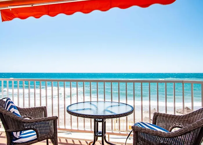 Apartamento en Edificio Torresol, 1ª linea de playa en Nerja
