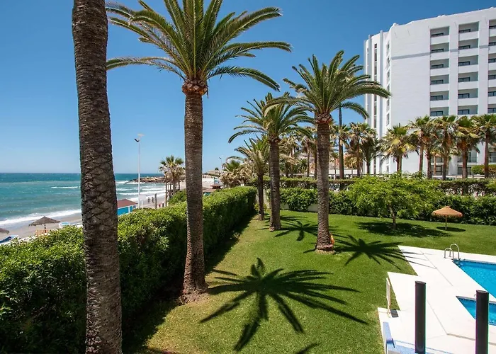 Apartamento En Edificio Torresol, 1ª Linea De Playa En Nerja