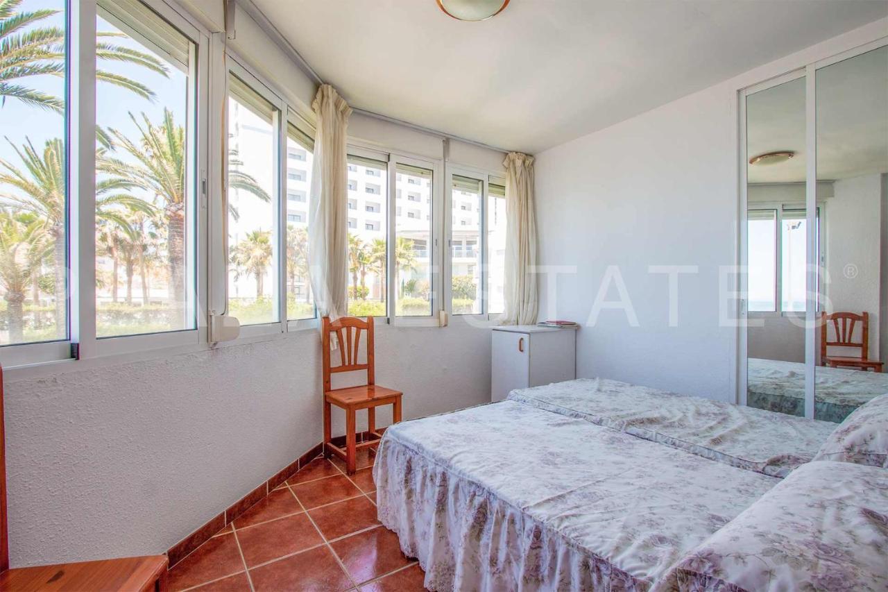 Apartment En Edificio Torresol, 1ª Linea De Playa En Nerja
